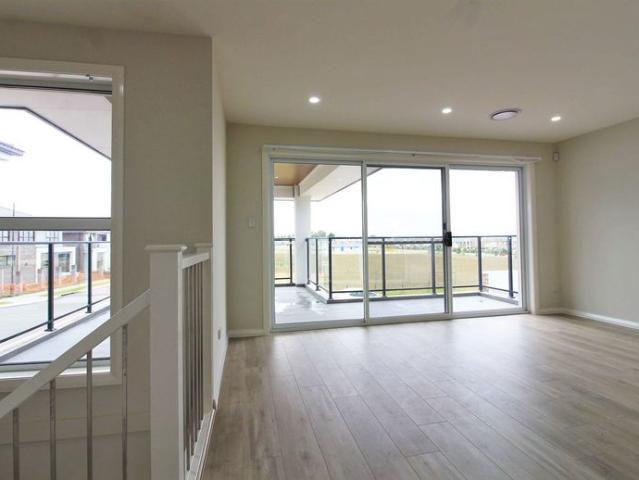 BEAUTIFUL 4 BEDROOM HOME, GUEST/PARENTS ROOM DOWNSTAIRS