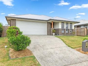 Beautiful 4 Bedroom Home for Rent in Rosewood!