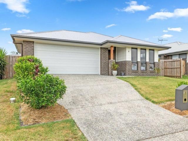Beautiful 4 Bedroom Home for Rent in Rosewood!