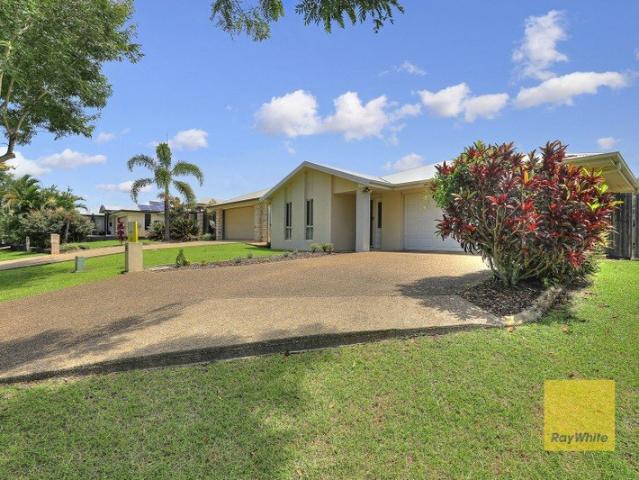 Beautiful 4 Bedroom Home in Branyan