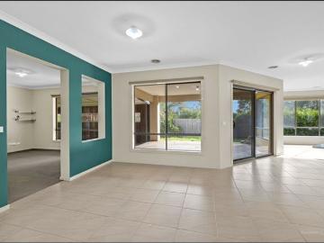 Beautiful 4 Bedroom home in Koo Wee Rup!