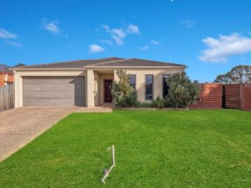Beautiful 4 Bedroom home in Koo Wee Rup!