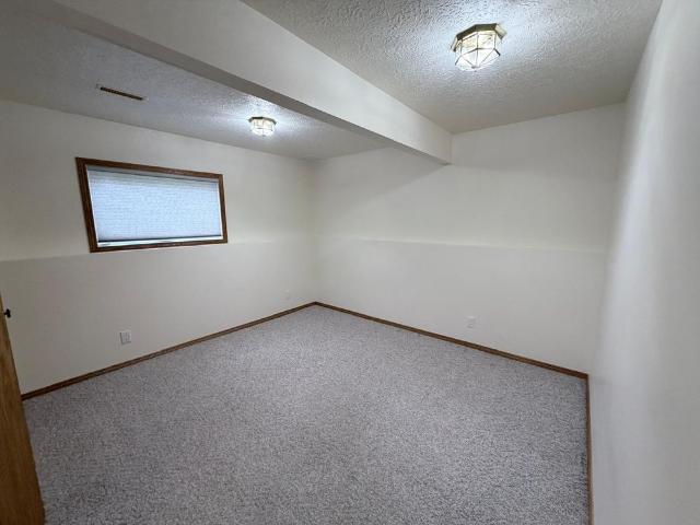 Beautiful 4 Bedroom Home in Sylvan Lake!