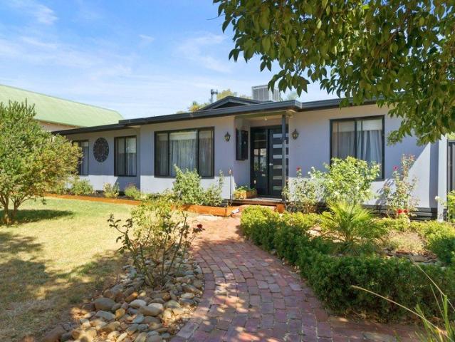 Beautiful 4 Bedroom Home With Pool!