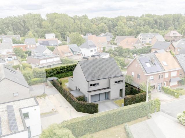 Beautiful 4 bedroom villa located in a quiet cul de sac