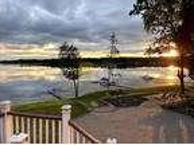 Beautiful 4 bedrooms 4 bathrooms house in Forest Lake