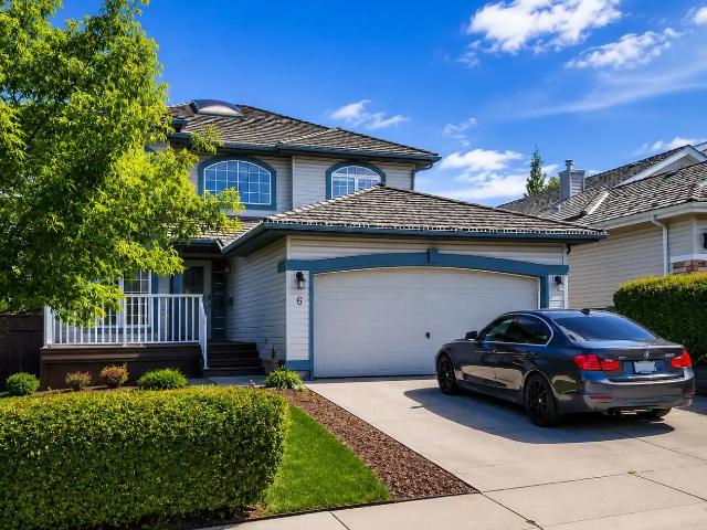 Beautiful 5 Bedroom + Den Home in Valley Ridge