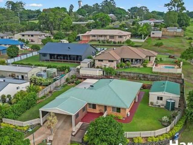 Beautiful 5 Bedroom Family Home