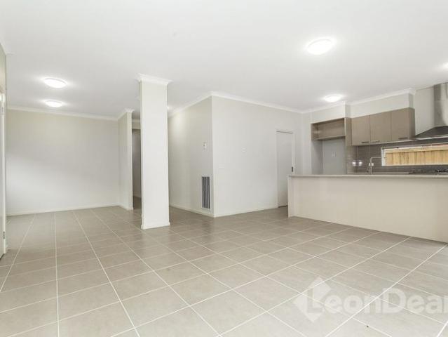 Beautiful 5 bedroom house in Alira Estate, Berwick