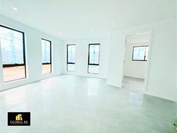 Beautiful 5 Bedroom House In The Heart Of Yagoona
