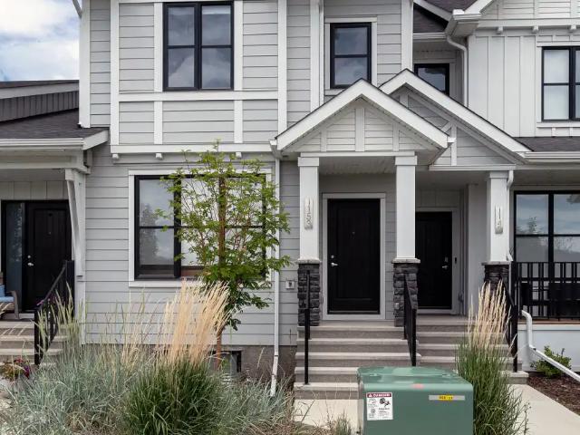 Beautiful 5 bedroom in Pine Creek with garage