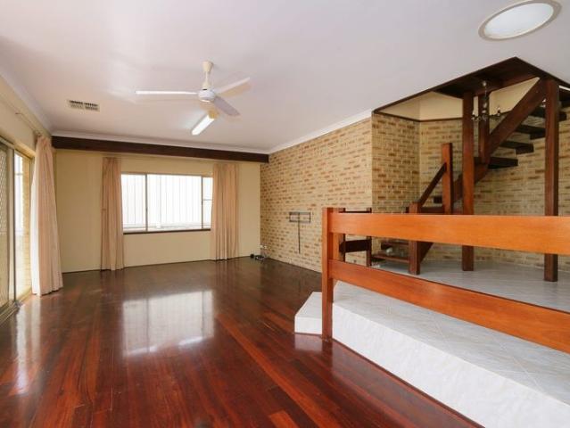BEAUTIFUL 5 BEDROOM 2 BATHROOM FAMILY HOME AWAITS IN WINTHROP
