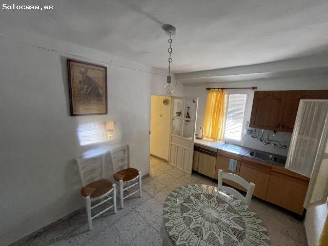 Beautiful country house with a big garden and patio in Fuente Grande