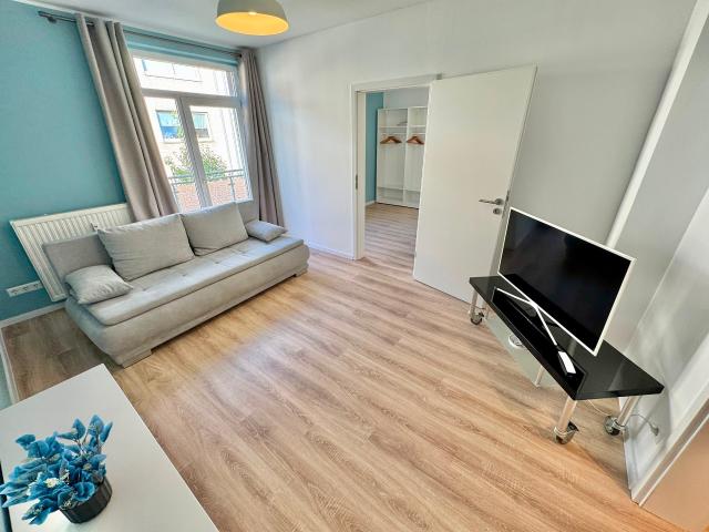 Beautiful & cozy apartment near HRW and city center