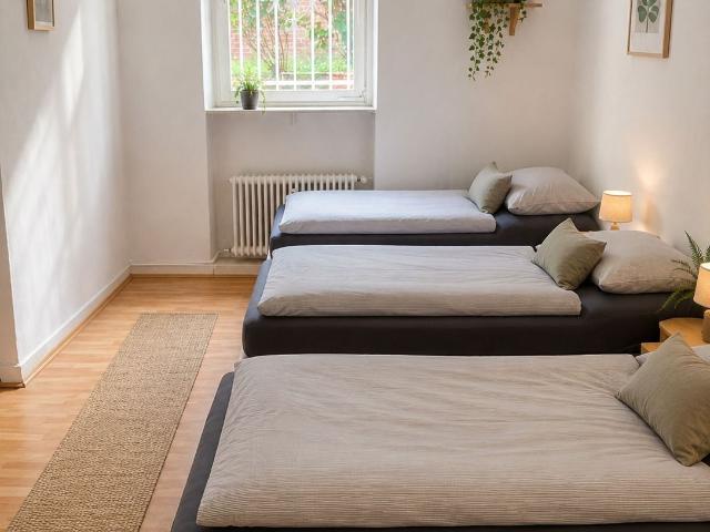Beautiful, cozy apartment with twin beds, Wiesbaden Amsterdam Apartments for Rent