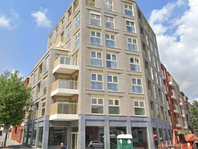 Beautiful corner apartment – 3 bedrooms – 2 bathrooms – t.