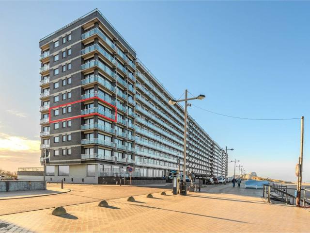 Beautiful corner apartment with frontal sea view for rent!