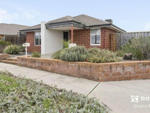 Beautiful Corner Block Home in Ellenbrook Available Now!