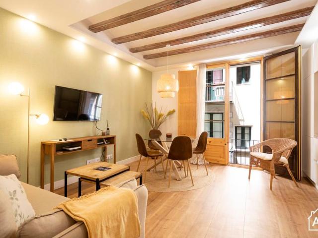 Beautiful Central Apartment with Private Terrace