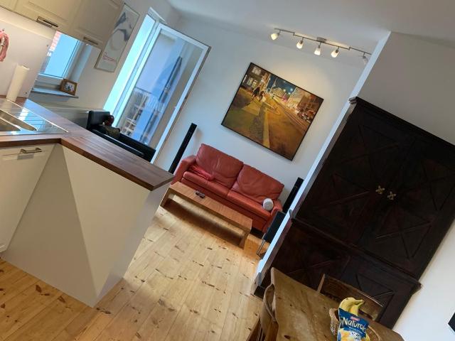 Beautiful & charming apartment with balcony in Weißensee, Berlin Amsterdam Apartments for Rent