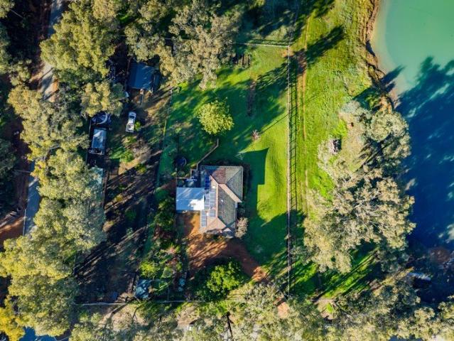 BEAUTIFUL CHARACTER HOME IN A STUNNING POSITION