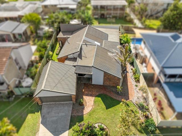 STYLISH LIVING WITH CHARACTER GREAT FAMILY HOME WITH 2 MASTER SUITES!