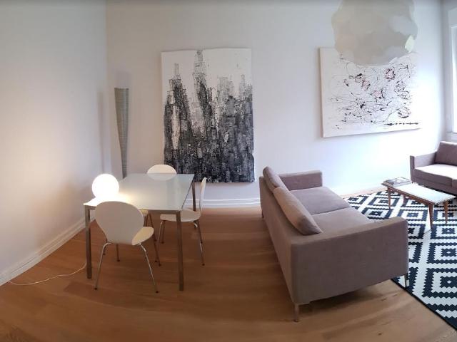 Beautiful, classic pre war apartment in Frankfurt's Holzhausen neighborhood