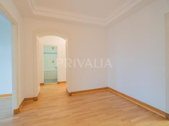 Beautiful Dual Aspect Apartment in the Heart of Malagnou