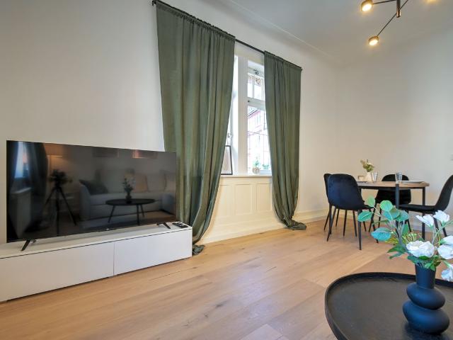 Beautiful and bright apartment in the south of Stuttgart with balcony, Stuttgart Amsterdam Apartments for Rent
