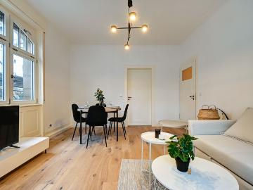 Beautiful and bright old building apartment in the south of Stuttgart, Stuttgart Amsterdam Apartments for Rent