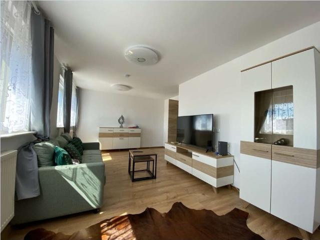 Central & move in ready: Stylishly furnished 3 room attic apartment near SAP / HD