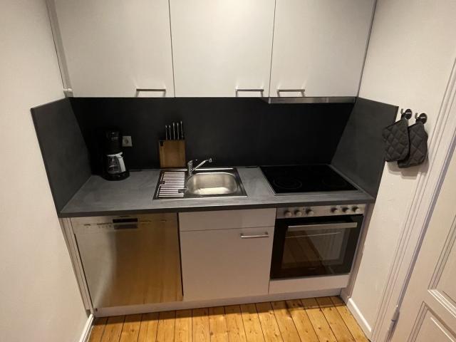 Beautiful and furnished old building apartment in Bremen Walle, Bremen Amsterdam Apartments for Rent
