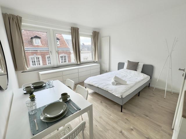 Beautiful and furnished Studio in the City Center, Aachen Amsterdam Apartments for Rent
