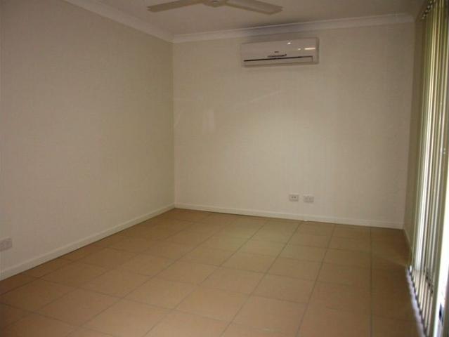 Beautiful and low maintenance 2 bedroom DUPLEX!