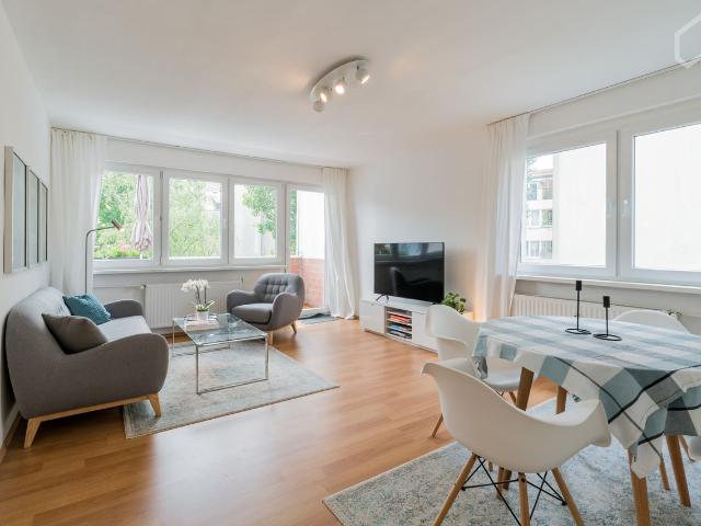 Beautiful and sunny apartment with 2 balconies near Ku'damm, Berlin Amsterdam Apartments for Rent