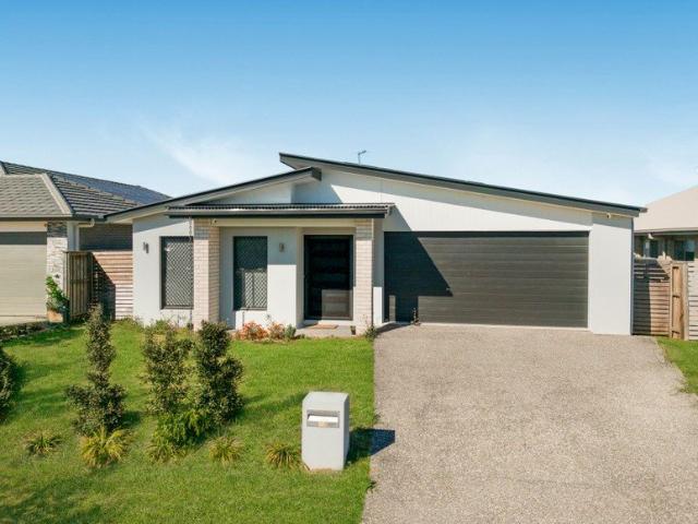 Beautiful and Spacious Family Home with High End Inclusions!