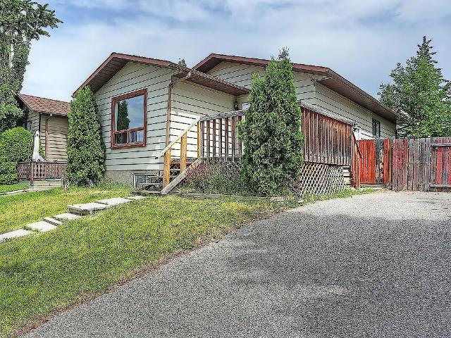 Beautiful and spacious 2 bedroom basement 13 minutes from Downtown Beddington!