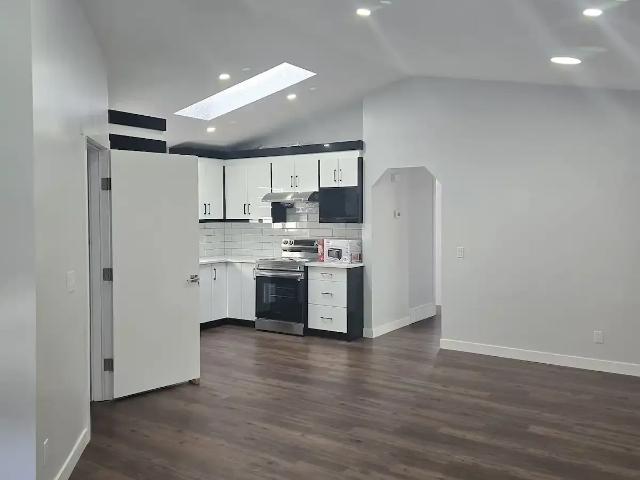 Beautiful and spacious 3bedroom house for rent — 3 Bedrooms Main Floor