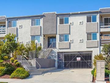 Beautiful and Upgraded 1 BD / 1 BA Upstairs Corner Apartment Home w/Amazing Views in Golden Hill!
