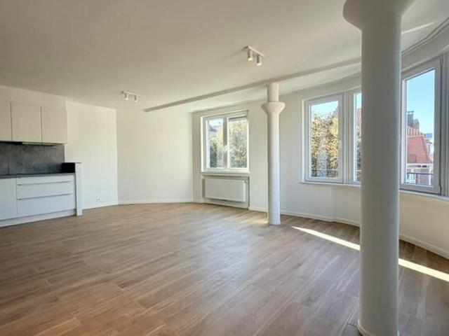 Beautiful and very bright one bedroom apartment