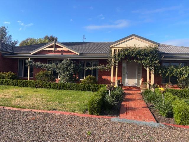 Beautiful Acreage Living in Sought After Toolamba