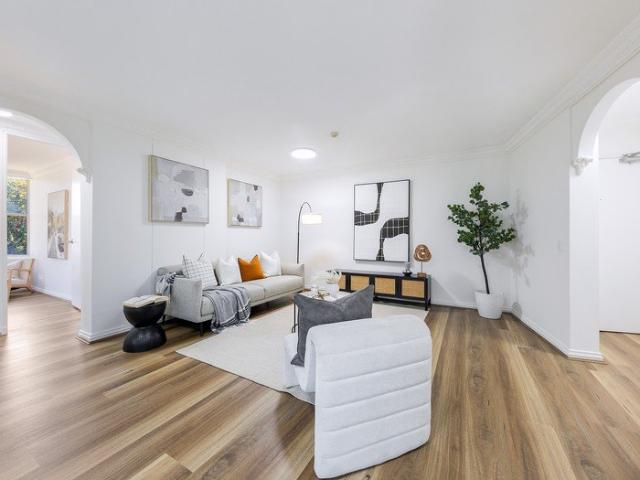 Beautiful Apartment of Generous Proportions and Unmatched Convenience