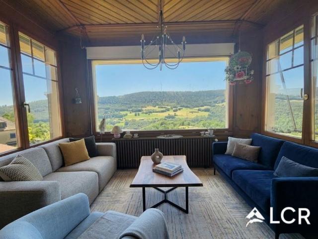 Beautiful apartment of 5.5P / 4 CHB / 1 bathroom / 1 terrace / 1 fireplace / 1 Veranda