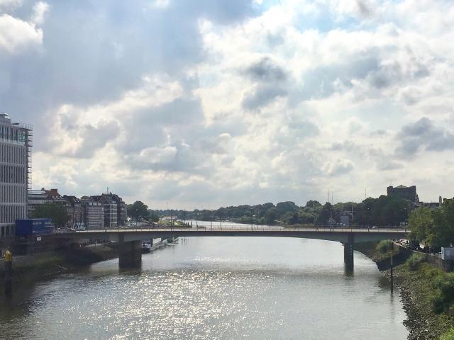 Beautiful apartment on the banks of the Weser with panoramic view of the historic old town, directly in the centre of town, Bremen Amsterdam Apartments for Rent