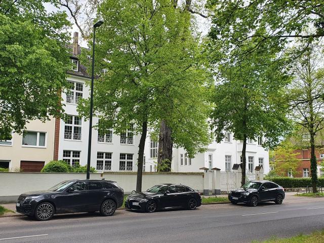 Beautiful apartment close to the Aaper Forest, Dusseldorf Amsterdam Apartments for Rent