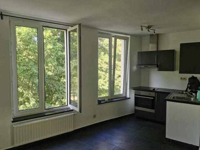 Beautiful Apartment in Laeken, Near Place Bockstael