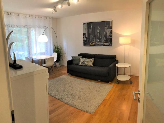 Beautiful apartment in Stuttgart, with terrace and shared garden, Stuttgart Amsterdam Apartments for Rent