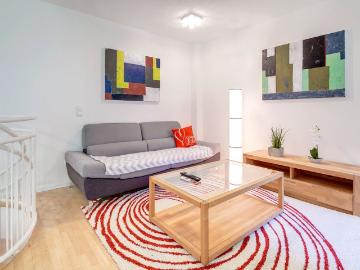 Beautiful apartment with garden and terrace