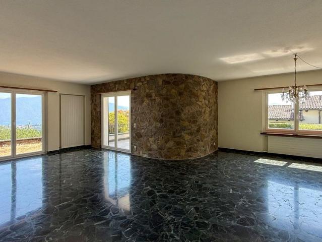 Beautiful apartment with garden in a two family house