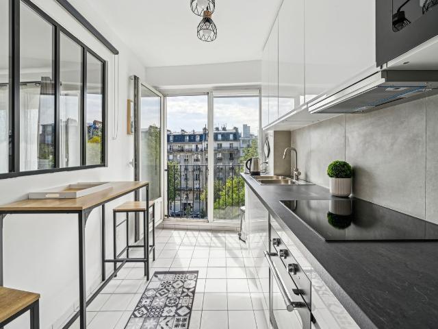 Beautiful Apartment with elevator 6th floor – Paris 16th Bd Exelmans / Av. de Versailles, Paris Amsterdam Apartments for Rent